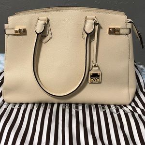 ❗️❗️one day sale❗️❗️Henri bendel